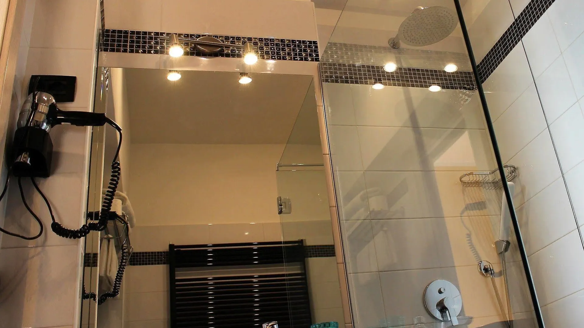 Hotel Eco Del Mare Marina di Massa 3*,  Italy